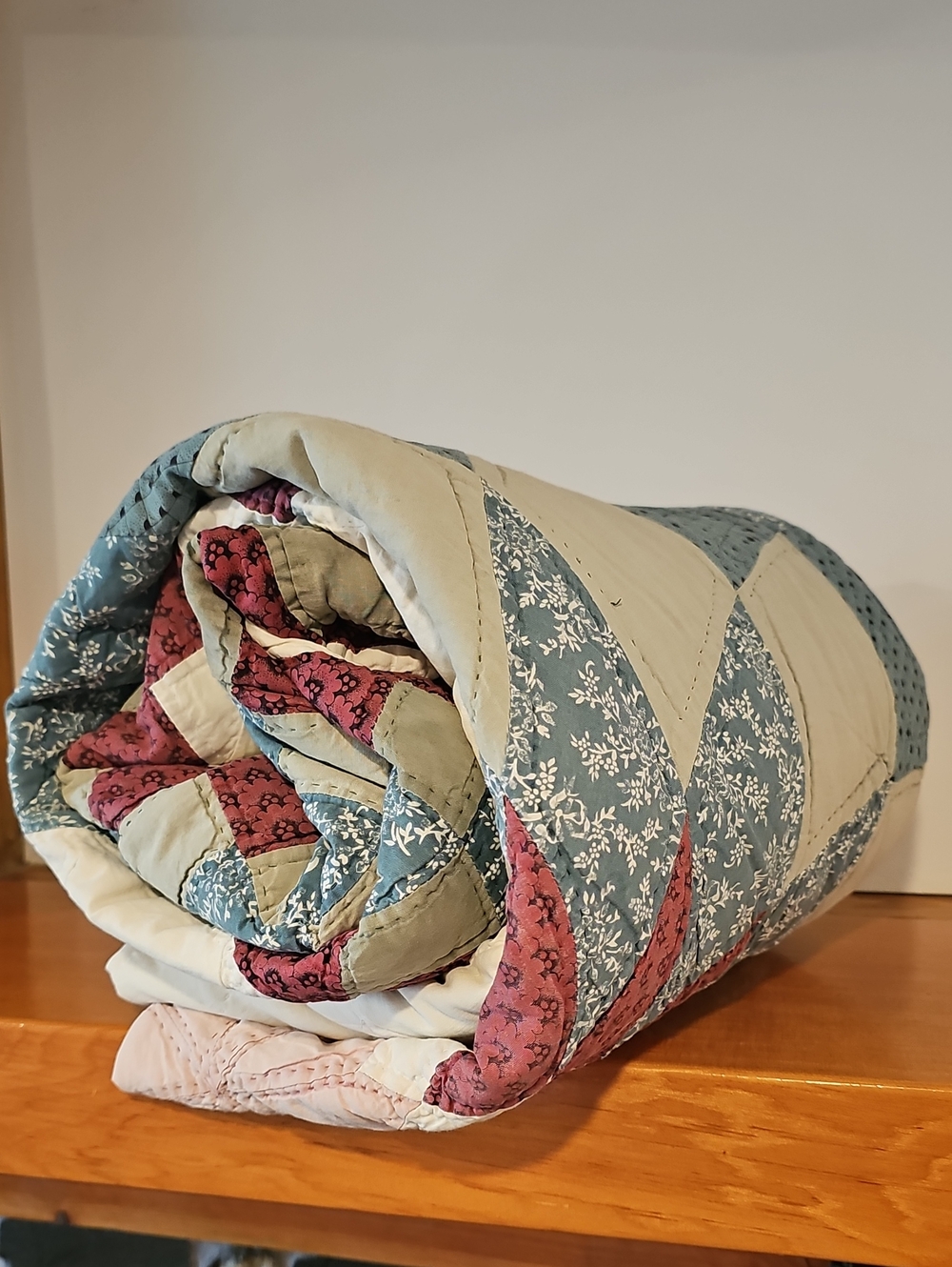 Vintage Handmade Cotton  Floral Star Patchwork Quilt in Blue, Cream & Pink